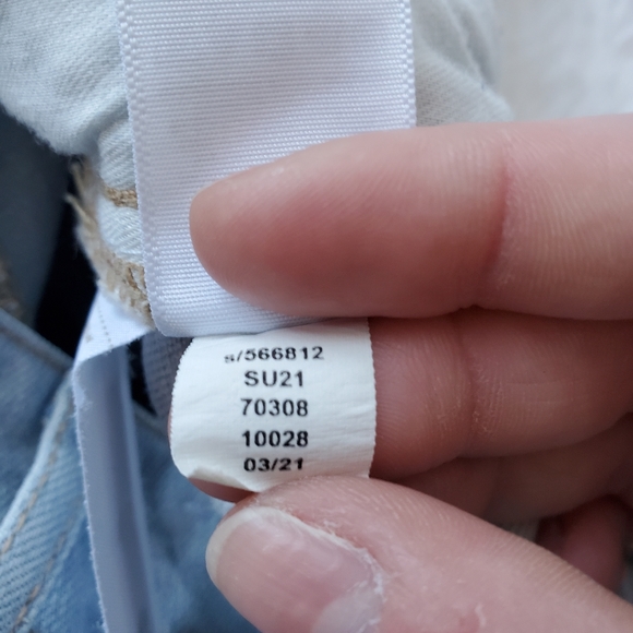 LOFT Curvy High Waist Straight Crop Frayed/Raw Hem Light Wash Denim Size 32/14 - Picture 12 of 15